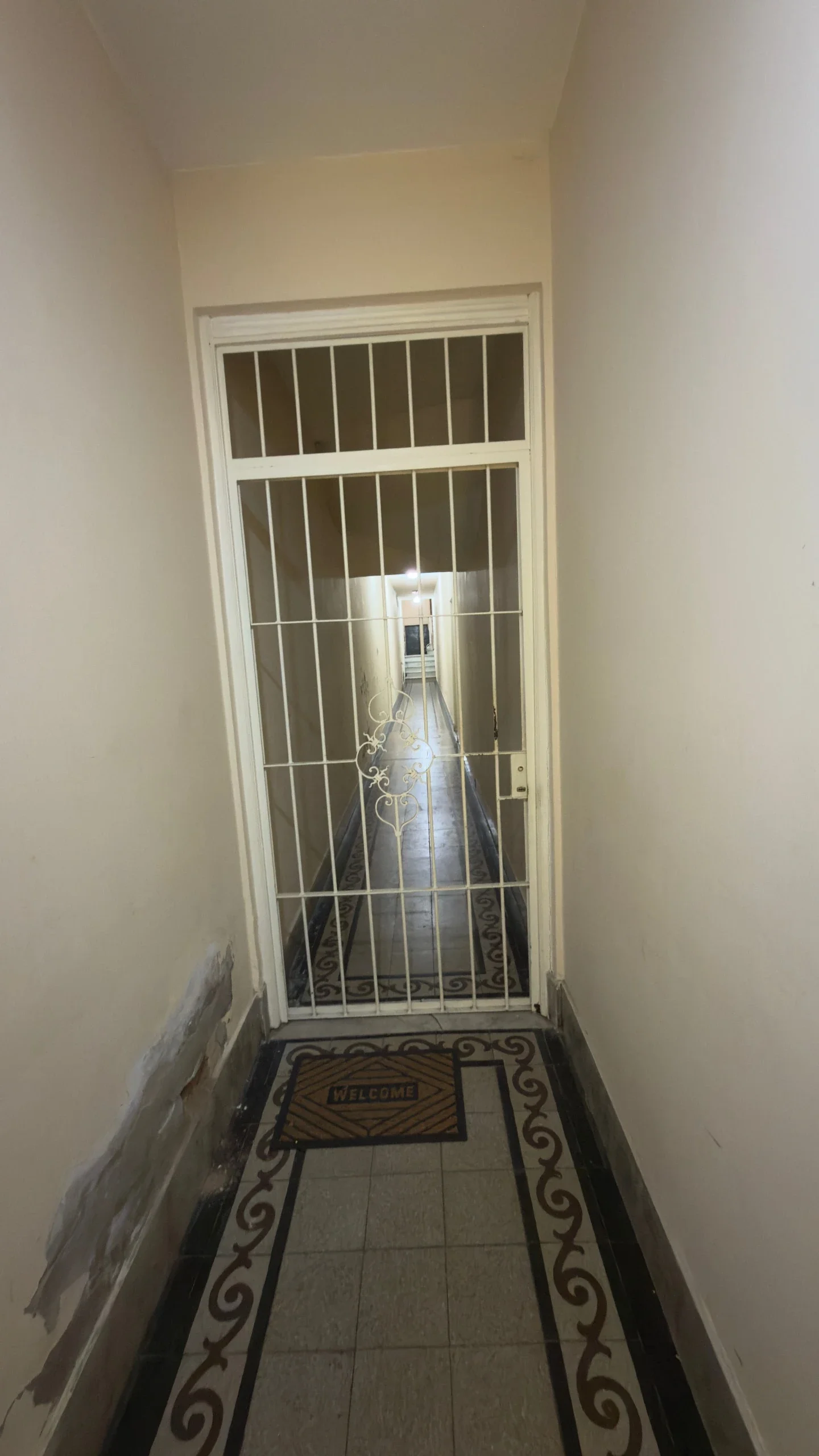 1er PISO X ESCALERA CON TERRAZA, PARRILLA, EN BUEN ESTADO!!! LISTO PARA INGRESAR - Imagen 4
