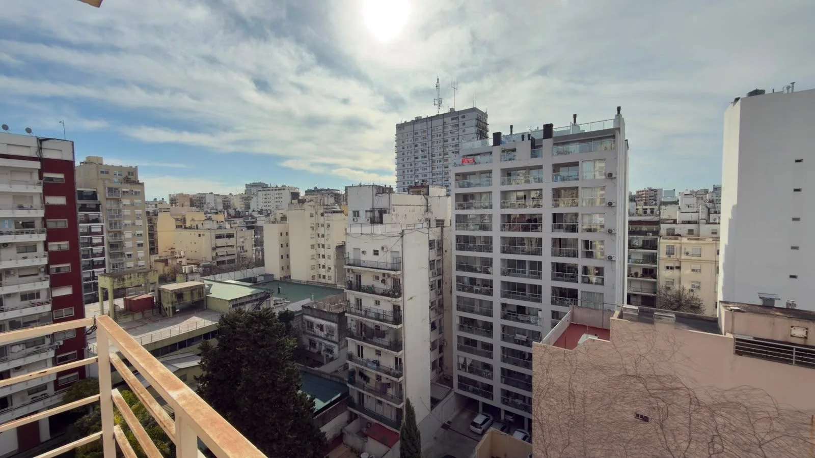 HERMOSO MONOAMBIENTE CON BALCON, PILETA Y VIGILANCIA, MUY LUMINOSO!!! - Imagen 5