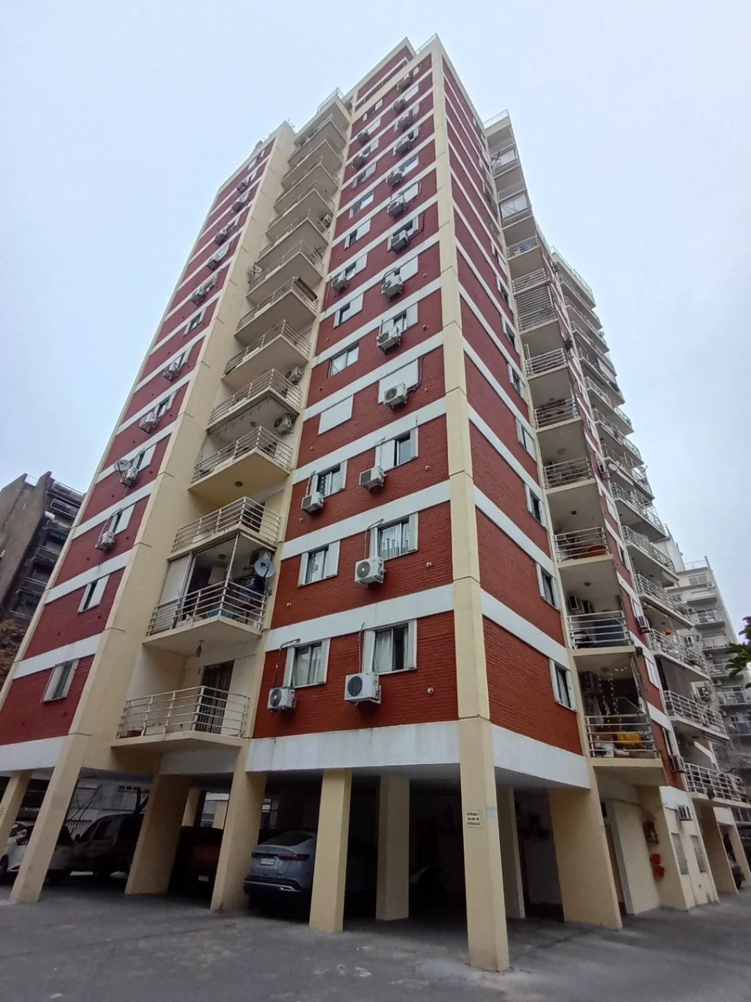 HERMOSO MONOAMBIENTE CON BALCON, POSEE PILETA Y VIGILANCIA!!! - Imagen 1