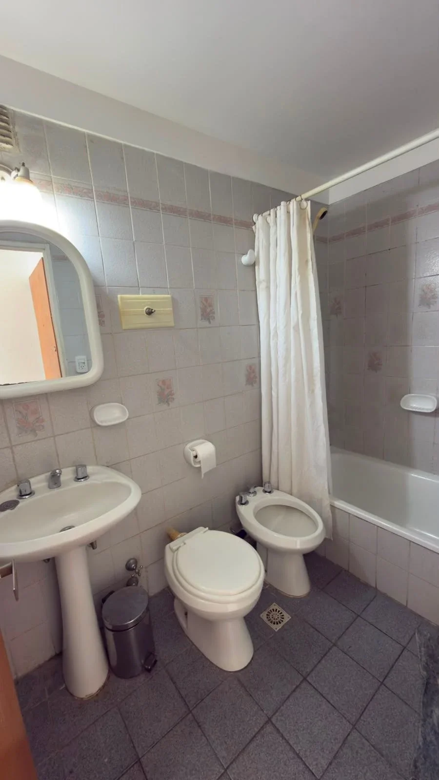 HERMOSO MONOAMBIENTE CON BALCON, POSEE PILETA Y VIGILANCIA!!! - Imagen 4