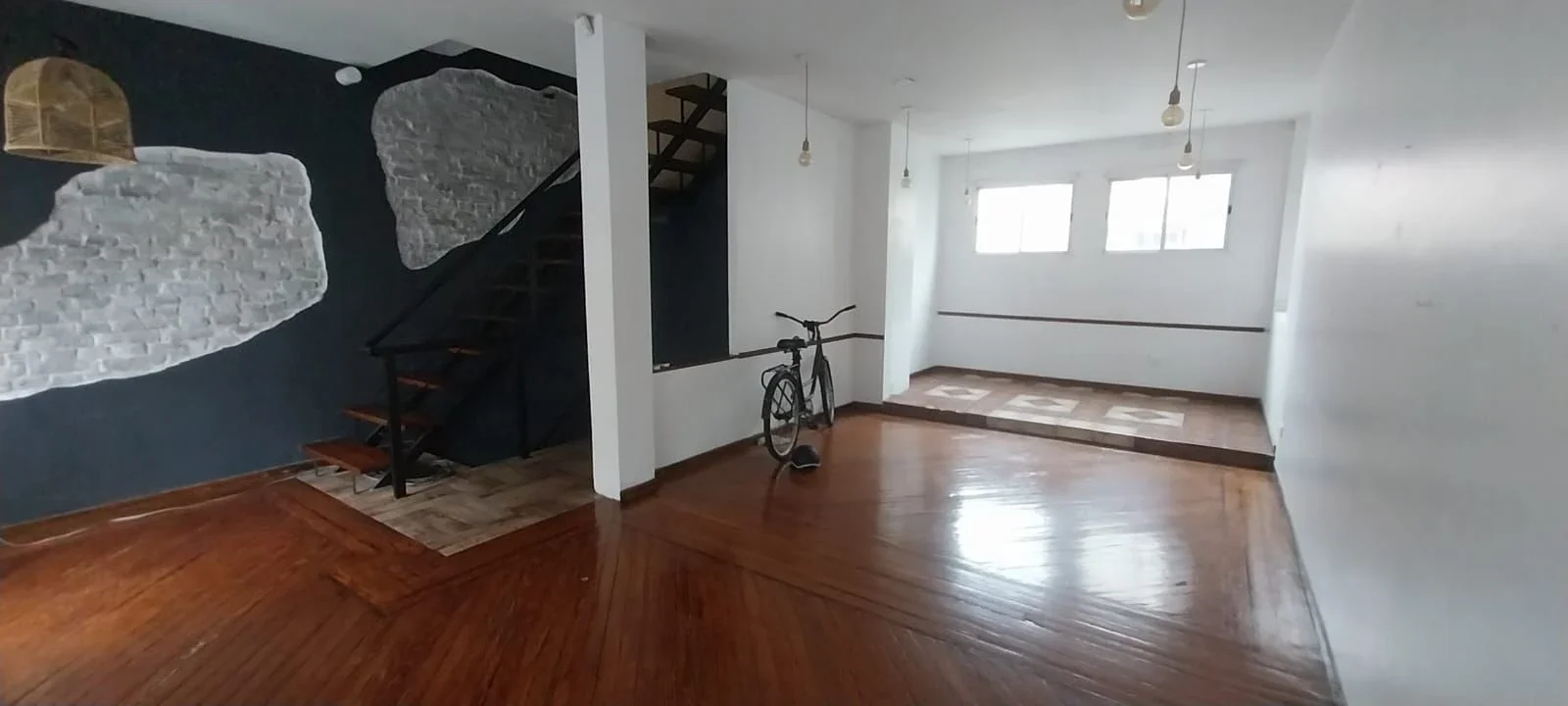 VENTA  EN 3 PLANTAS, LOTE PROPIO SE VENDE CON 2 RENTAS, ZONA COMERCIAL!!! - Imagen 3