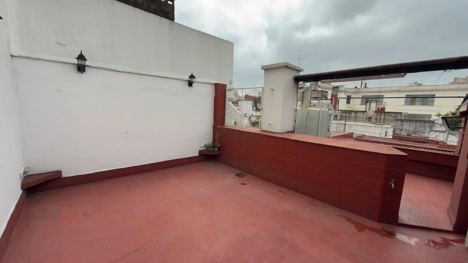 PH CON TERRAZA, PARRILLA, EN BUEN ESTADO!!! LISTO PARA INGRESAR - Imagen 1