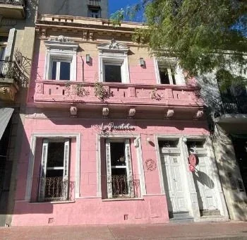Excelente Local frente a la Plaza, lote propio, Apto todo rubro!!! - Imagen 2