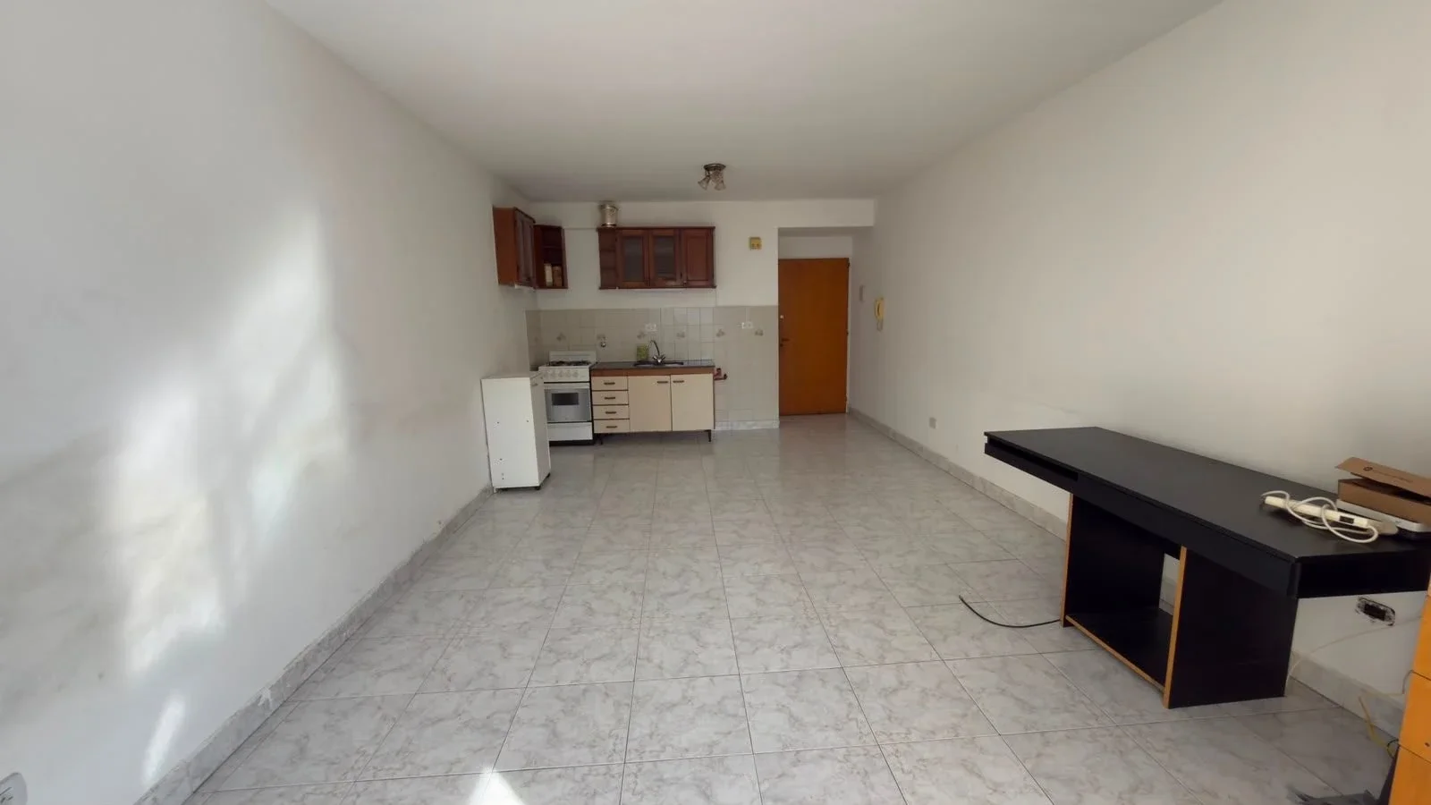 HERMOSO MONOAMBIENTE CON BALCON, PILETA Y VIGILANCIA, MUY LUMINOSO!!! - Imagen 3