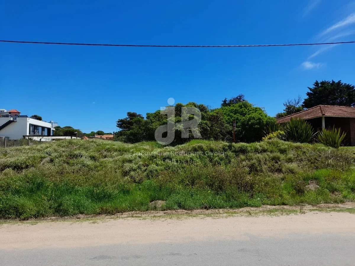 CODIGO 2004 - LOTE EN VENTA PINAMAR - ZONA CENTRO PLAYA - Imagen 4