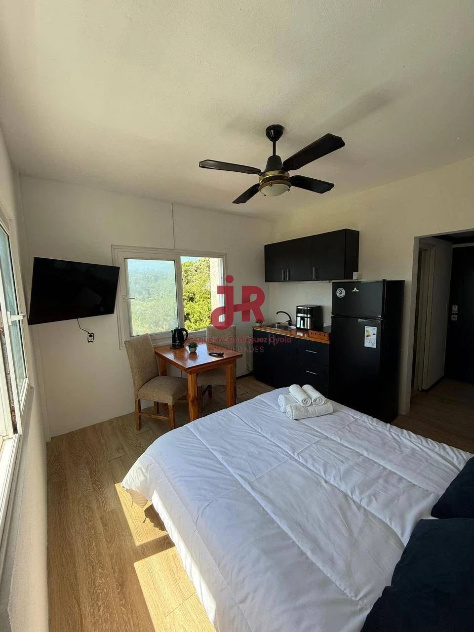 CODIGO 300 - MONOAMBIENTE EN ALQUILER ANUAL - PISCINA - QUINCHO - Imagen 3