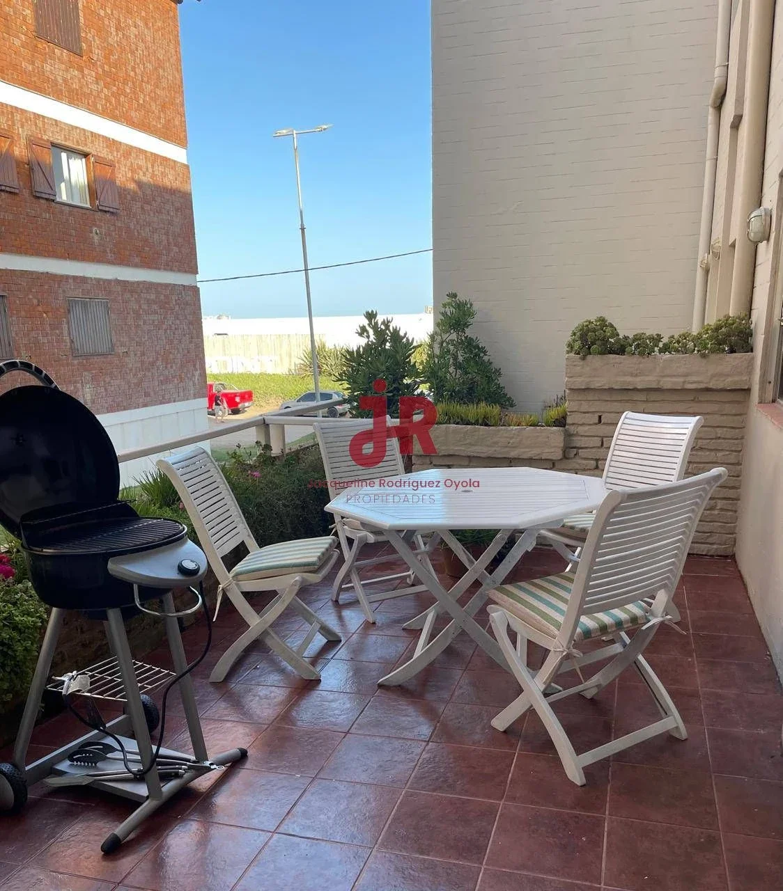 CODIGO 228 - DEPARTAMENTO EN ALQUILER  3 AMBIENTES-COCHERA-FRENTE AL MAR-PINAMAR - Imagen 4