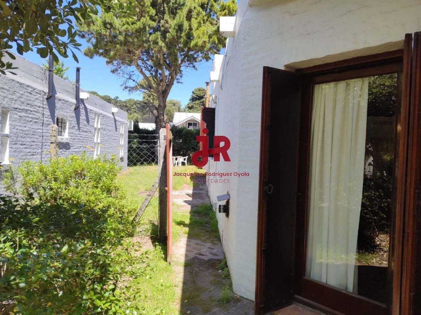CODIGO 681 - CASA EN VENTA - PINAMAR CENTRO - 3 DORMITORIOS Y PARRILLA - Imagen 5