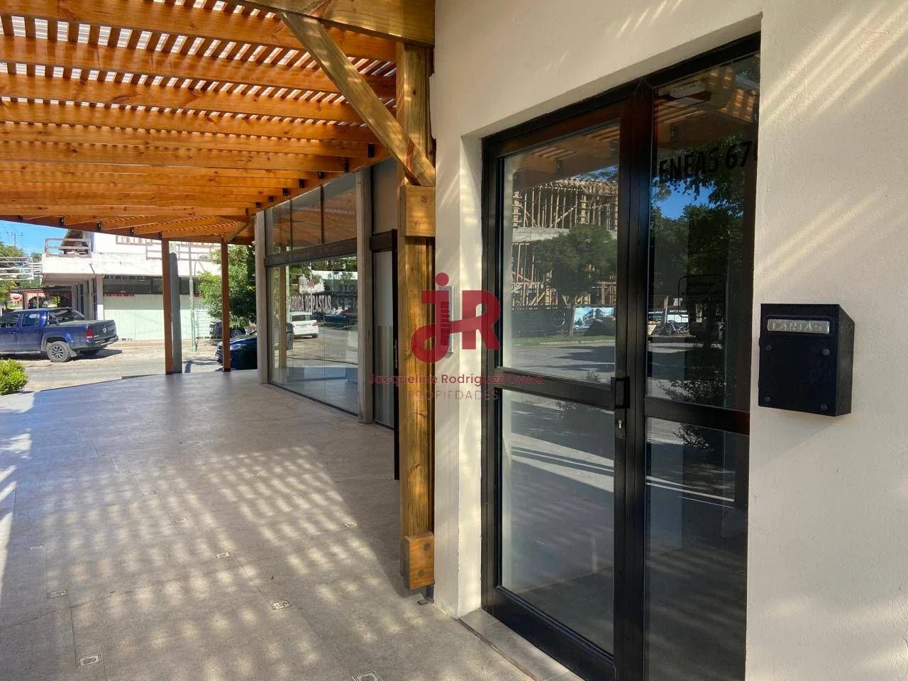 CODIGO 240 - DEPARTAMENTO MONOAMBIENTE EN VENTA CON COCHERA - PINAMAR - Imagen 2
