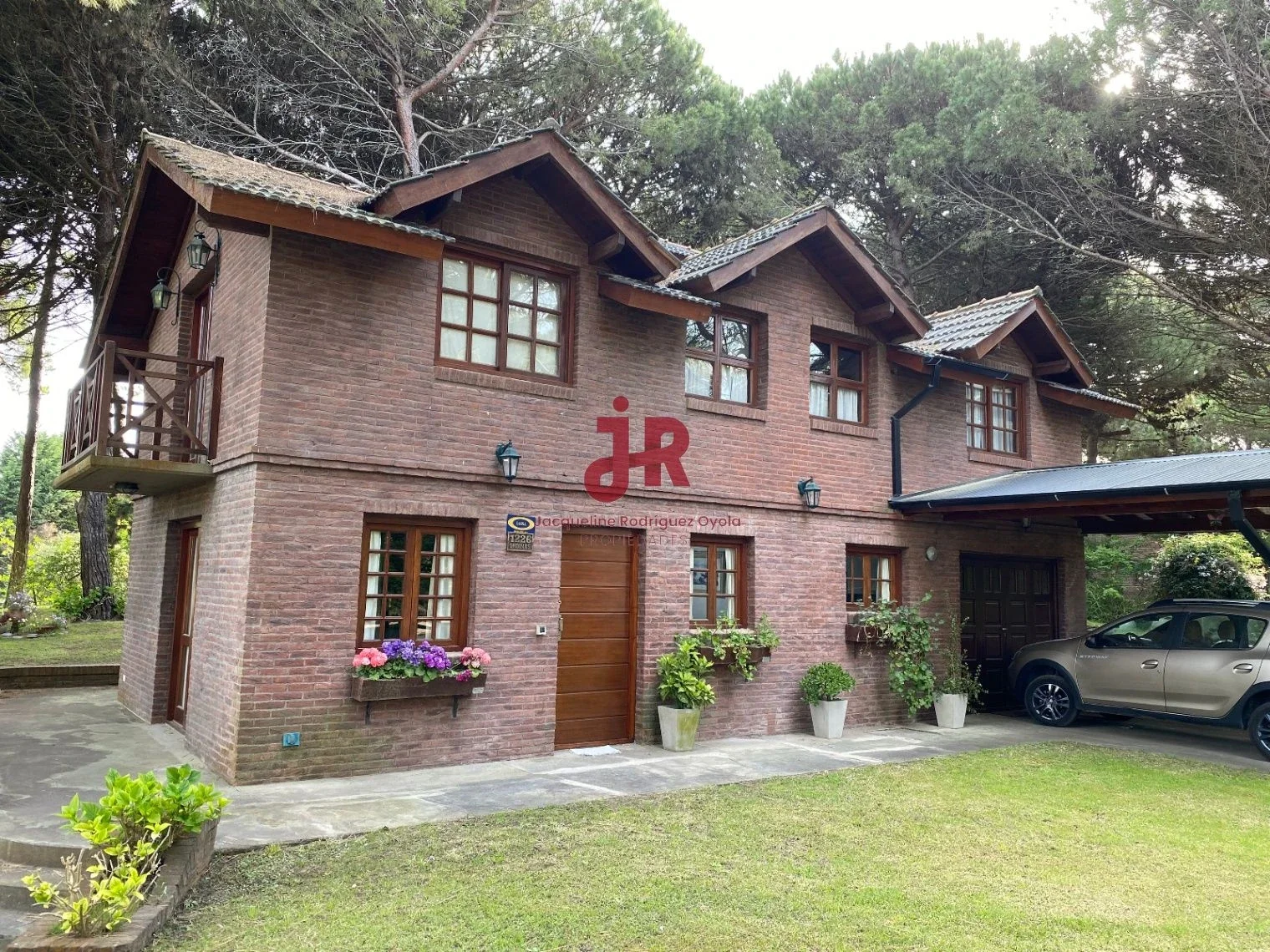 CODIGO 682-ALQUILER TEMPORARIO- 4 DORMITORIOS - GARAGE - PARRILLA - B5 - PINAMAR - Imagen 1