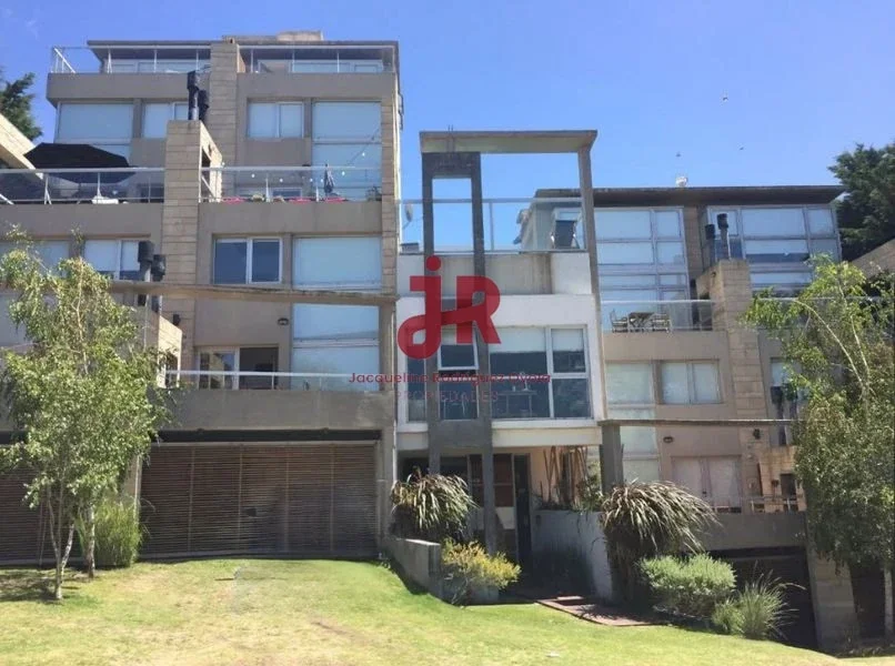 CODIGO 263 - DEPARTAMENTO 4 AMBIENTES - PARRILLA - COCHERA - PISCINA - Imagen 1