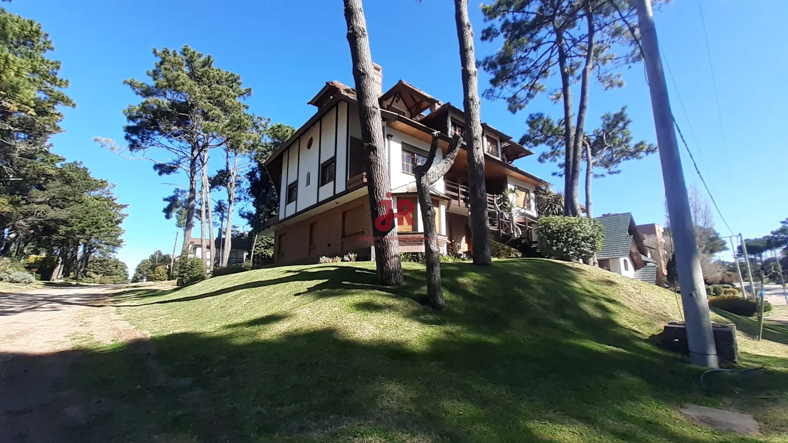 CODIGO 235 - TRIPLEX EN ALQUILER ANUAL - ZONA DUPLEX - PINAMAR - Imagen 2