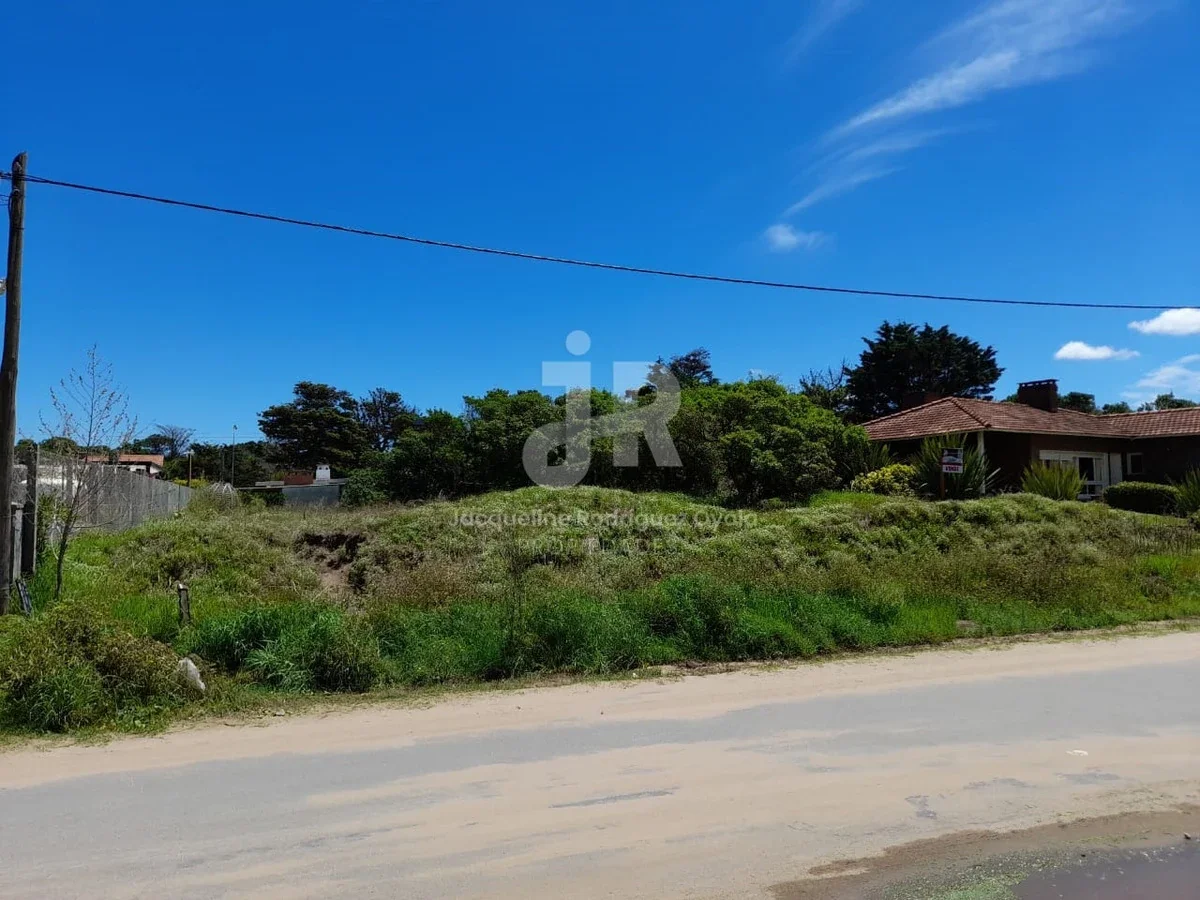 CODIGO 2004 - LOTE EN VENTA PINAMAR - ZONA CENTRO PLAYA - Imagen 2