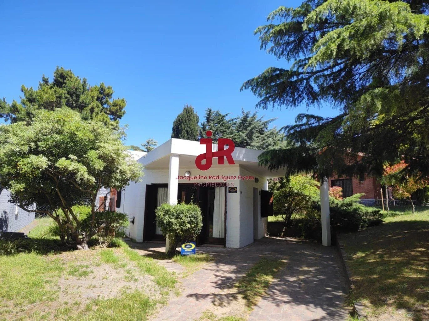 CODIGO 681 - CASA EN VENTA - PINAMAR CENTRO - 3 DORMITORIOS Y PARRILLA - Imagen 2