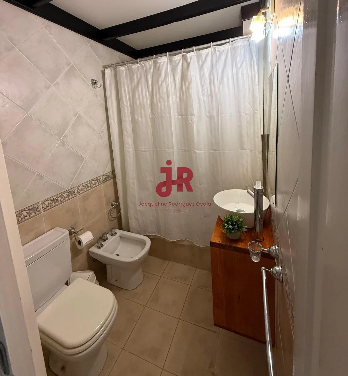 CODIGO 300 - MONOAMBIENTE EN ALQUILER ANUAL - PISCINA - QUINCHO - Imagen 5
