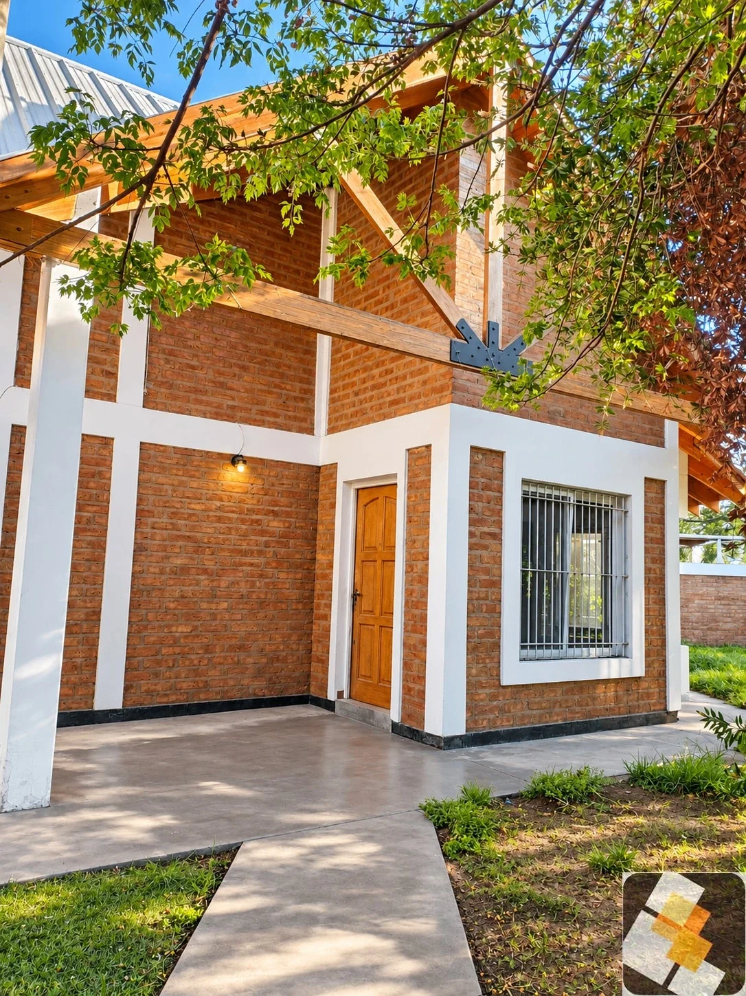 Casa en alquiler c/ cochera en Plottier - Imagen 1