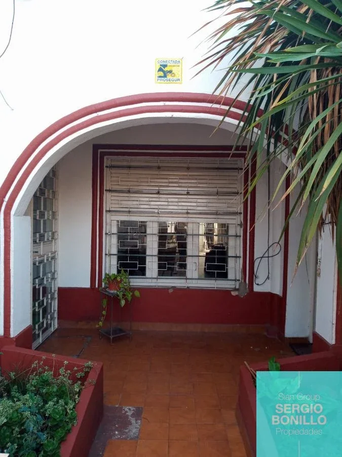 Casa en venta de 2 dormitorios c/ cochera en Lomas del Mirador - Imagen 2
