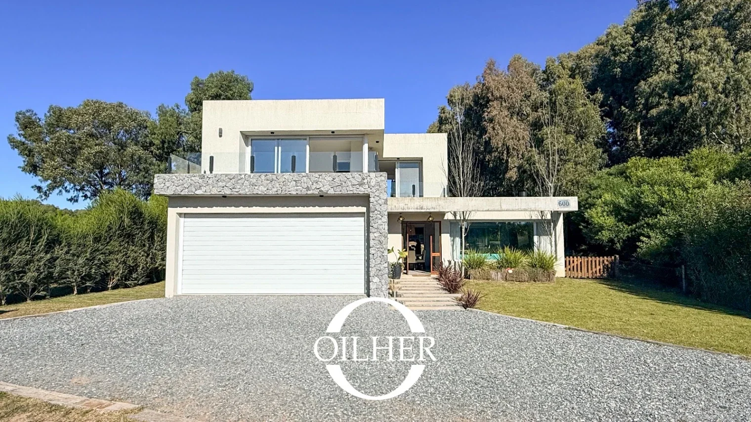 Casa en venta c/ cochera en Costa Esmeralda - Imagen 2