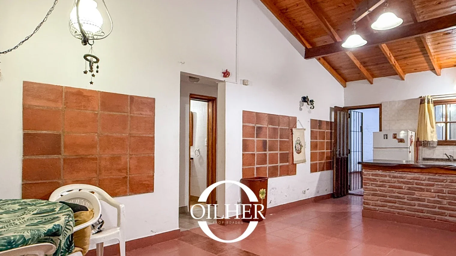 Casa en venta de 2 domitorios mas quincho. Gas natural y Calefaccion! - Imagen 5