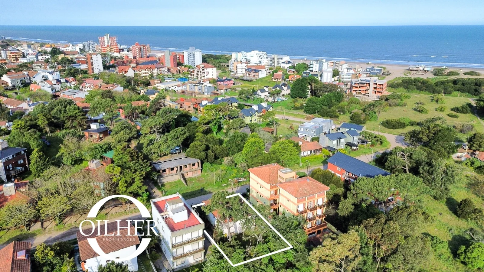 Casa en venta c/ cochera en Zona Sur Terreno de 450m2 Garage para 3 Vehiculos! - Imagen 1