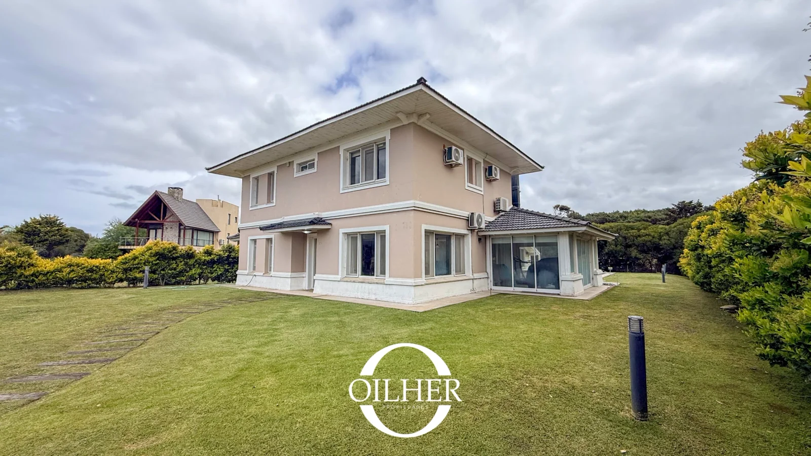 Venta Casa en Carilo 4 Dormitorios. A metros del Mar! Gas Natural. - Imagen 5