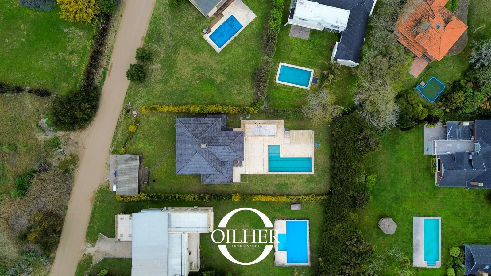 Venta Casa en Carilo 4 Dormitorios. A metros del Mar! Gas Natural. - Imagen 4
