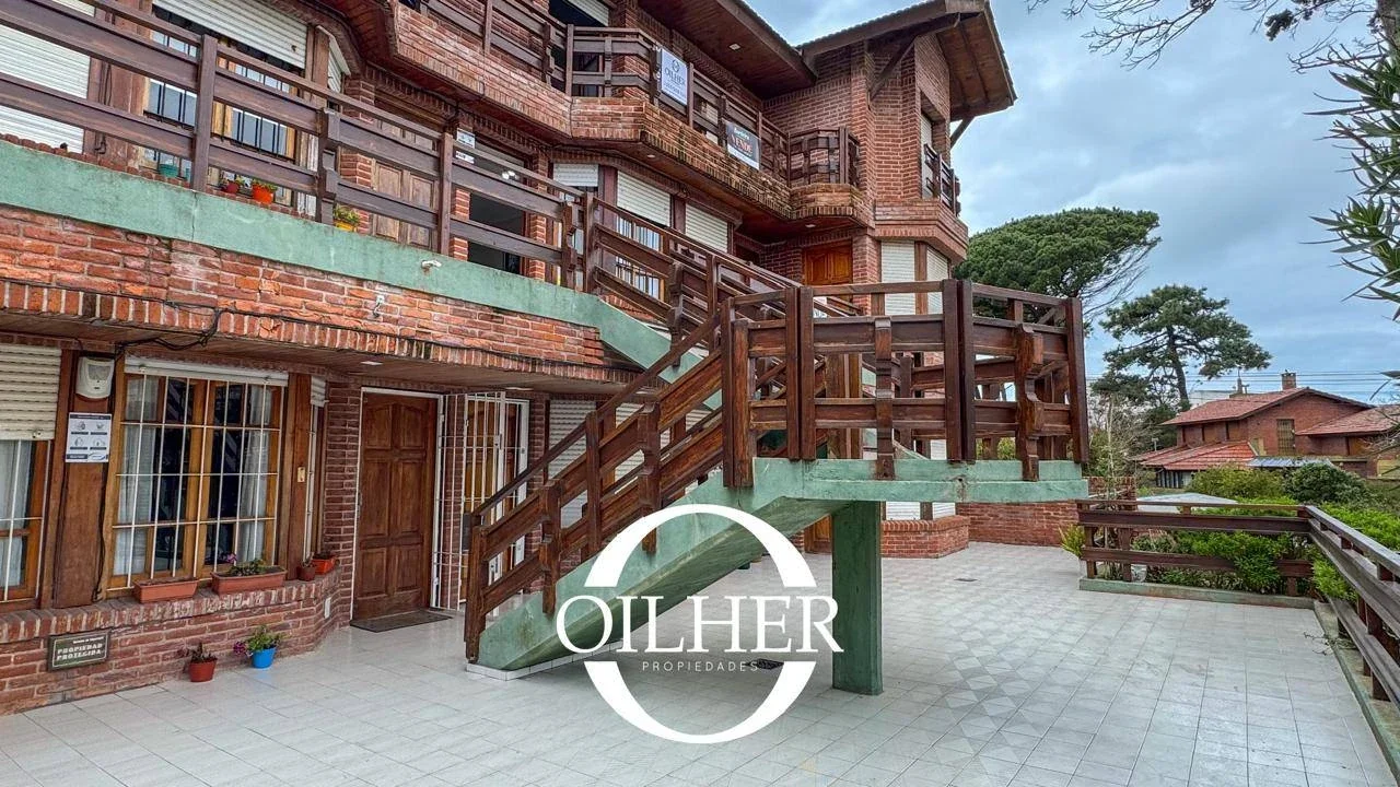 Villa Gesell, Alquiler Temporario Triplex Zona Centro A 400Mts de la Playa - Imagen 3