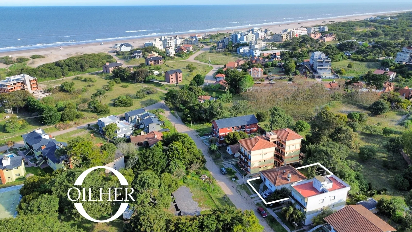 Casa en venta c/ cochera en Zona Sur Terreno de 450m2 Garage para 3 Vehiculos! - Imagen 4