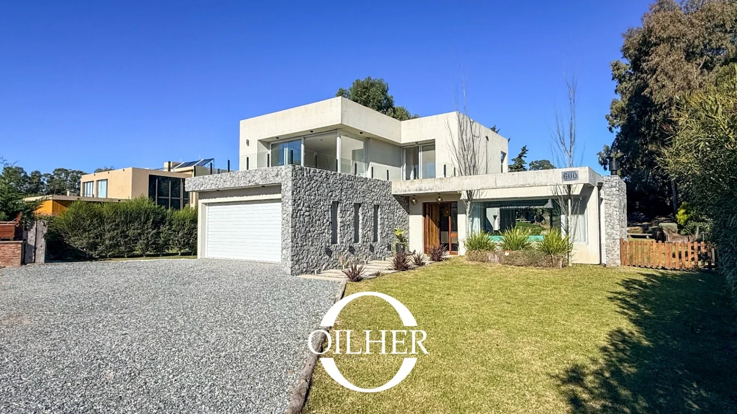 Casa en venta c/ cochera en Costa Esmeralda - Imagen 1