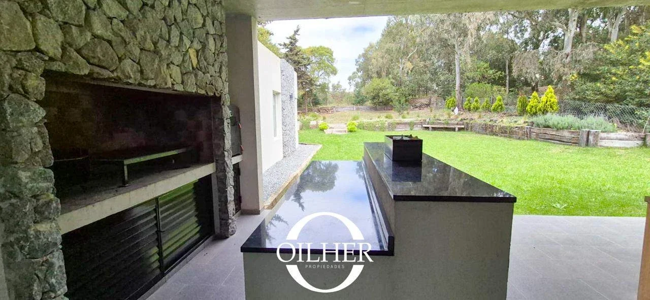 Casa en venta c/ cochera en Costa Esmeralda - Imagen 3