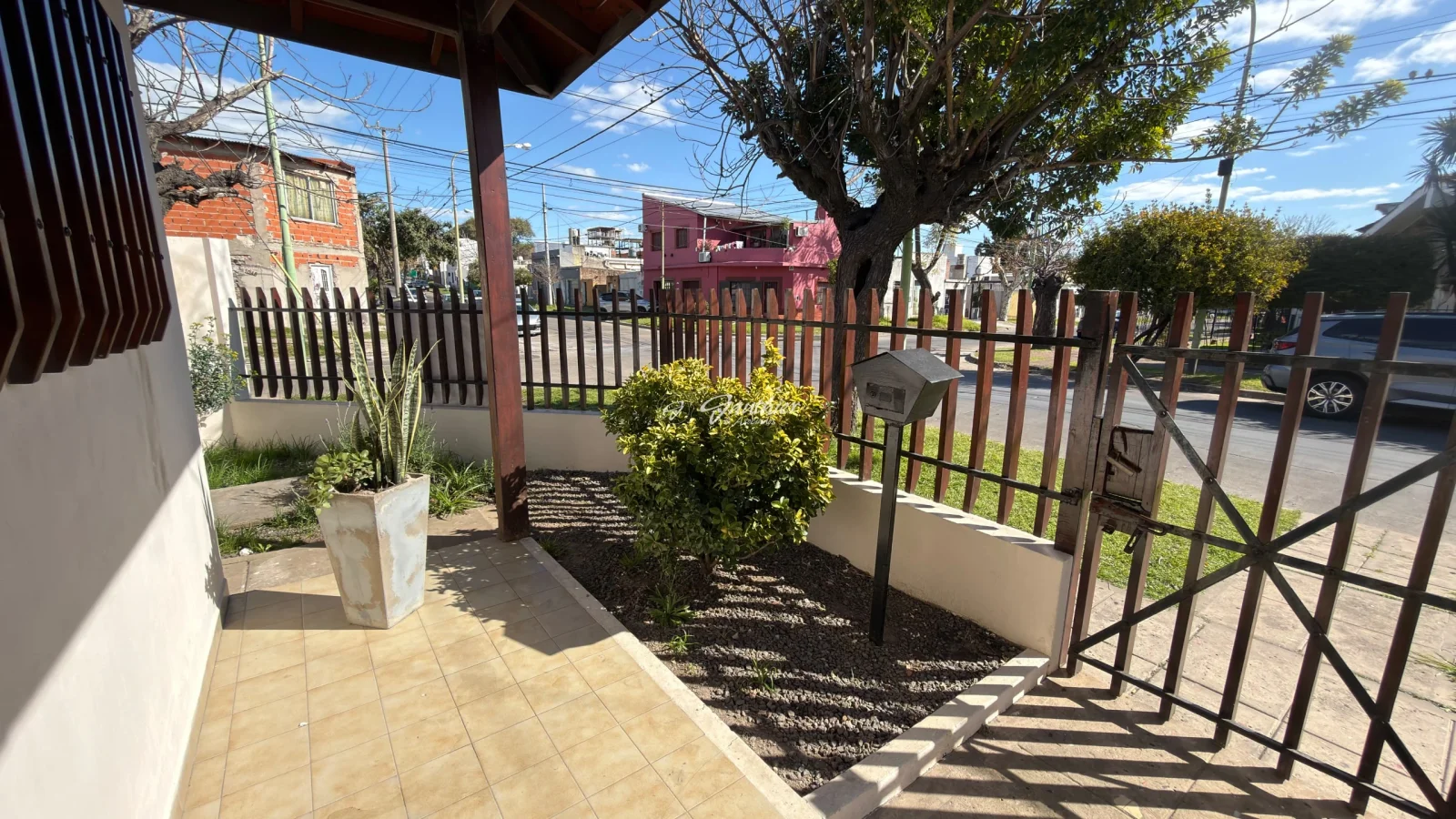 Casa en venta c/ cochera en Campana - Imagen 3