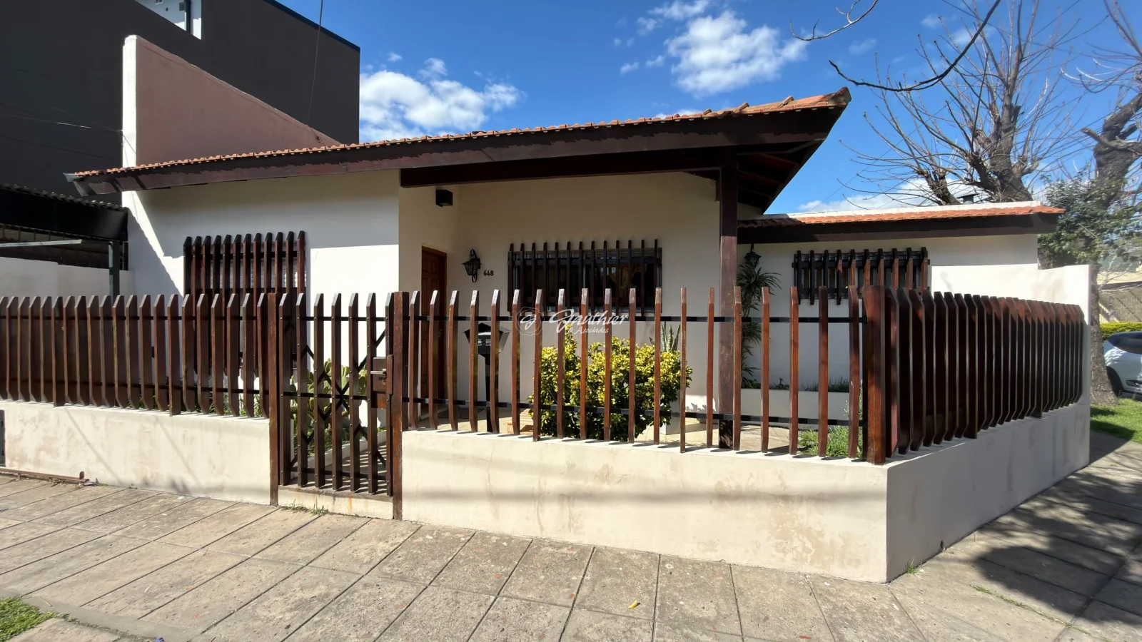 Casa en venta c/ cochera en Campana - Imagen 1