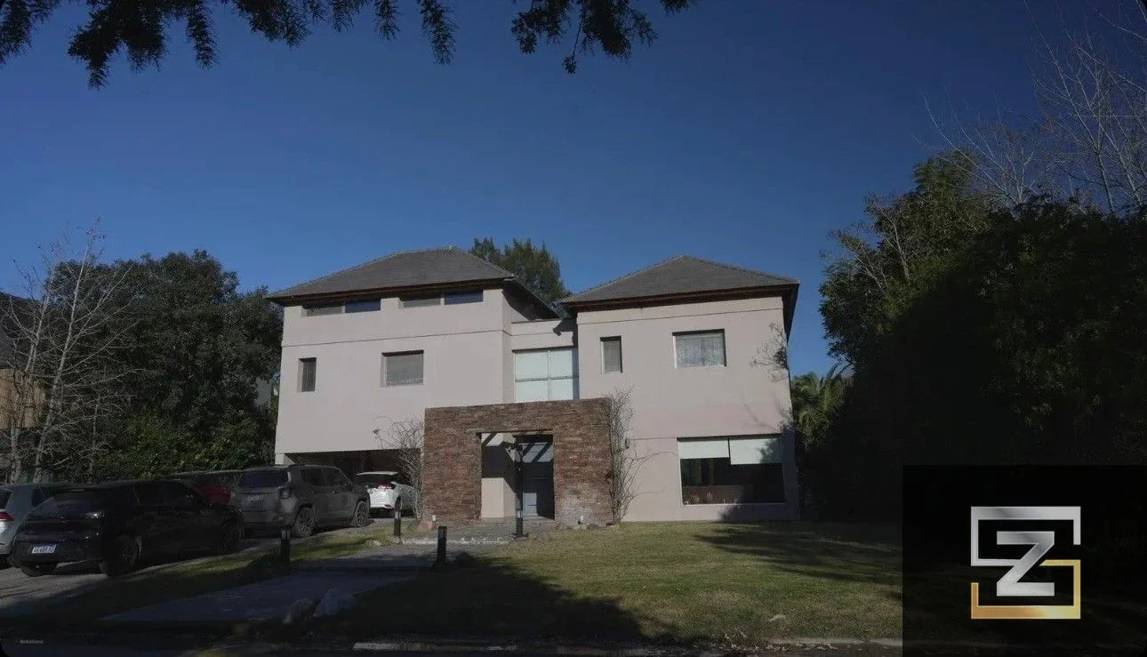 Casa Con Pileta En Venta - Saint Thomas Sur, Canning - Imagen 2