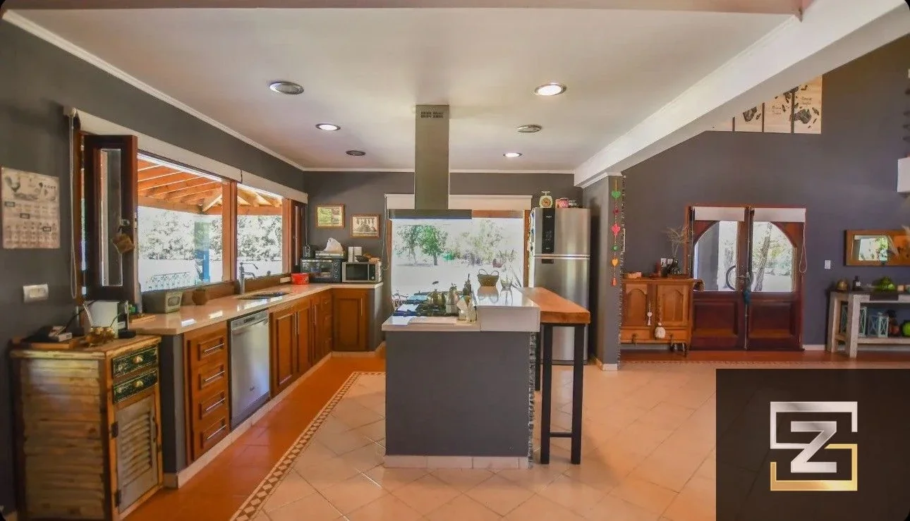 Casa quinta en venta de 594m2 , sobre lote de 8750 m2 . Ubicada en La Plata - Imagen 2