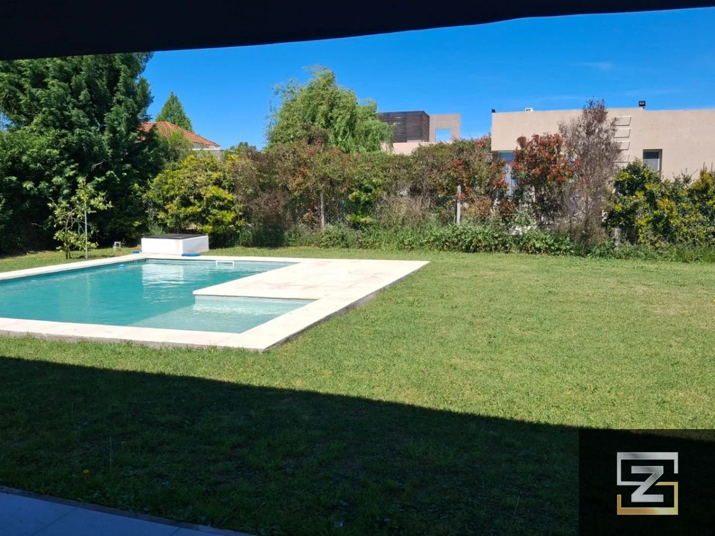 Casa en alquiler c/ cochera en Santa Juana Canning - Imagen 1