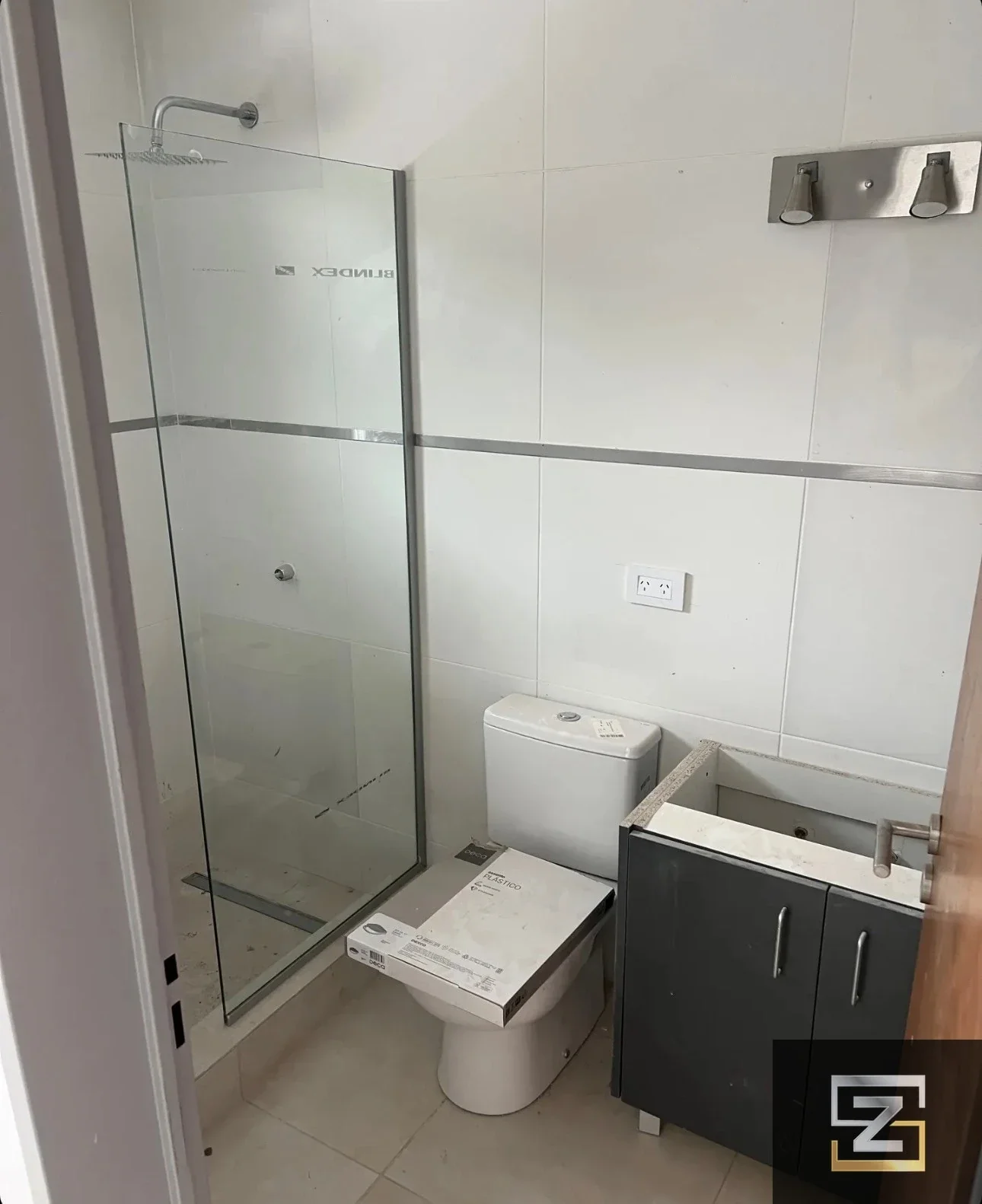 Dúplex de 3 ambientes con quincho cubierto, terraza y 2 cocheras. Ayres del Sur Canning - Imagen 3