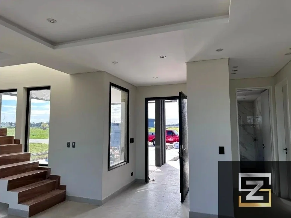 CASA DE 6 AMBIENTES CON PILETA EN SAINT THOMAS CHICO - Imagen 3