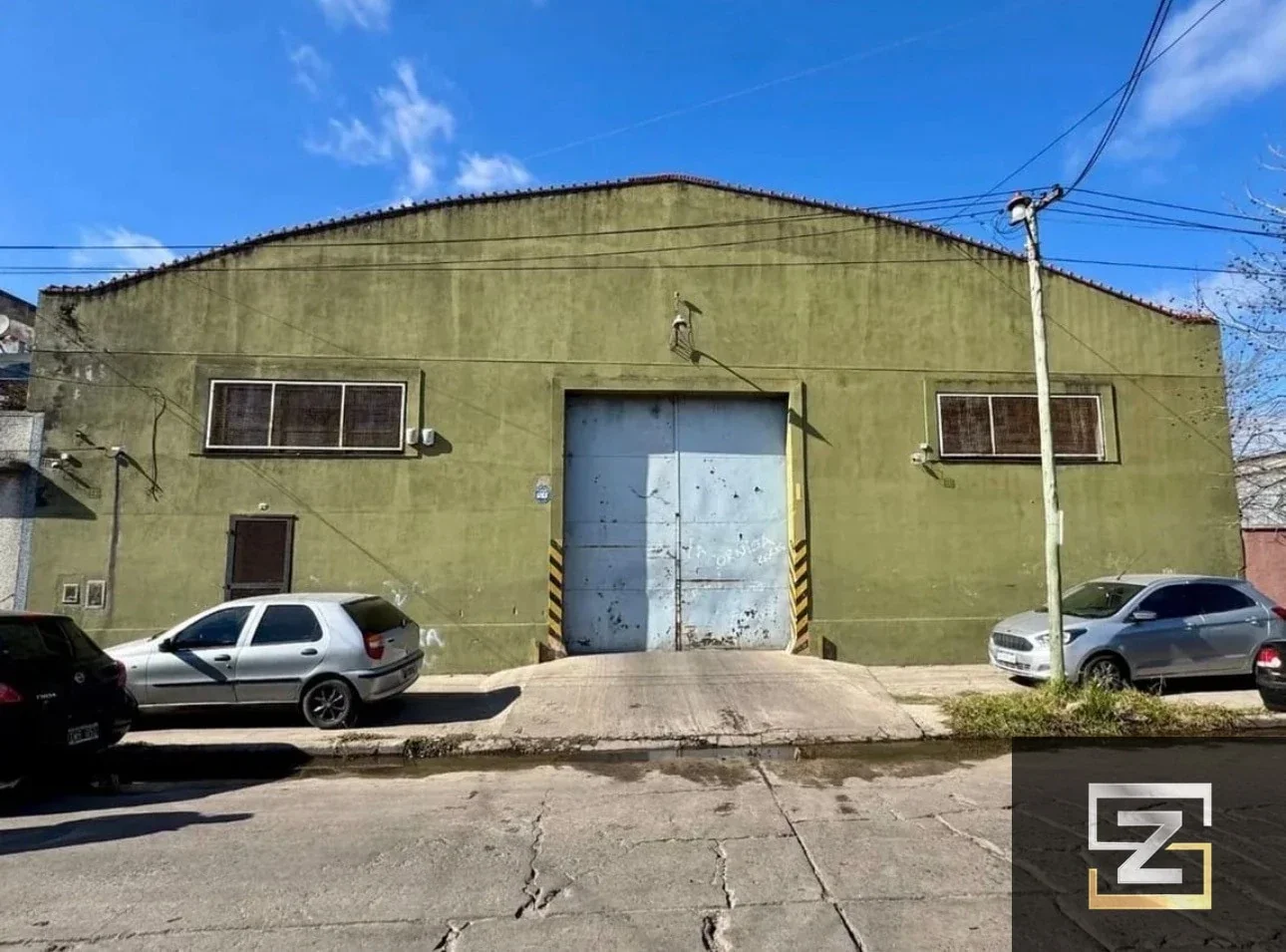 GALPÓN INDUSTRIAL DE 1.375 m² CON SALIDA A DOS CALLES – LA TABLADA - Imagen 2
