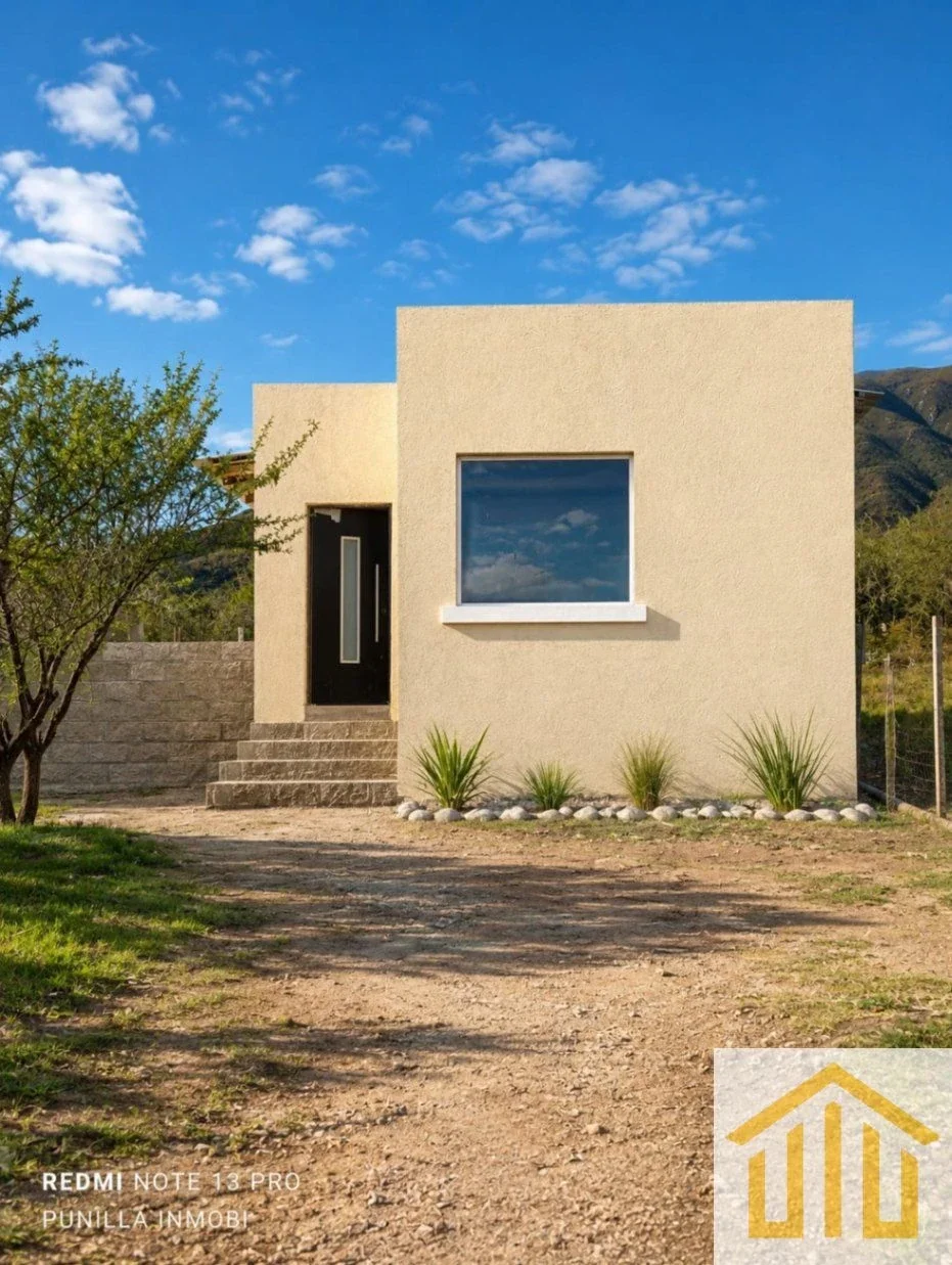 Casa en venta c/ cochera en Capilla del Monte - Imagen 2
