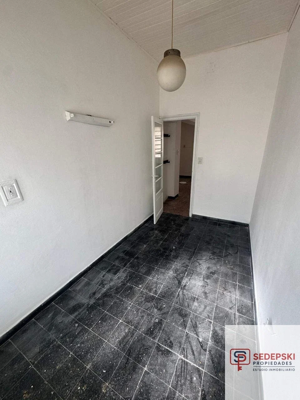 Casa en alquiler de 2 dormitorios c/ cochera en España Y Hospitales - Imagen 2