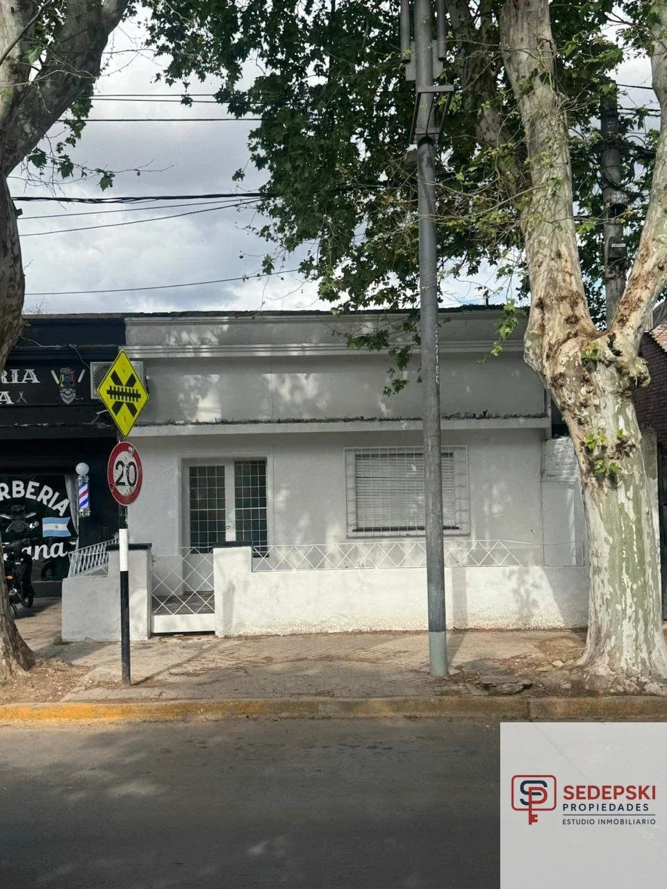 Casa en alquiler de 2 dormitorios c/ cochera en España Y Hospitales - Imagen 1