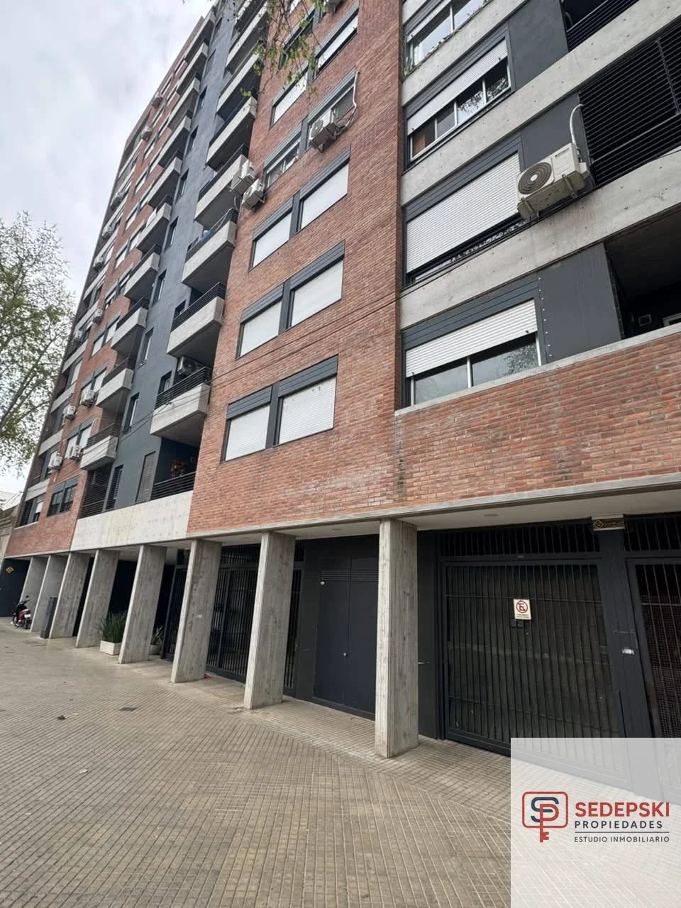 Departamento en alquiler c/ cochera en República de la Sexta - Imagen 1