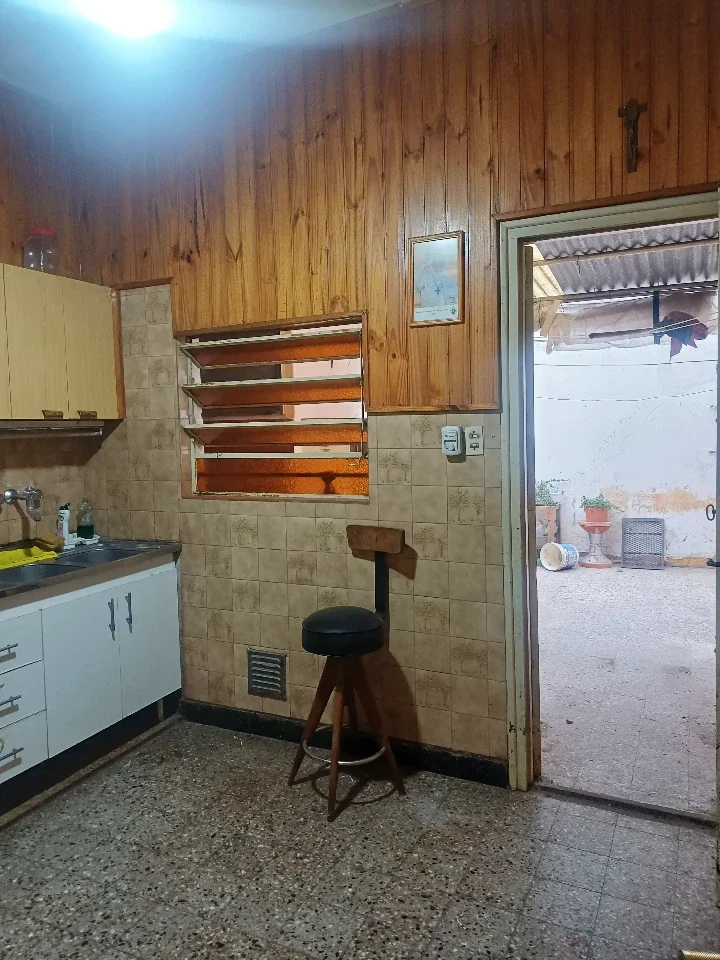 Casa de 4 dormitorios con terraza | Ideal inversión | 2 unidades - Imagen 4