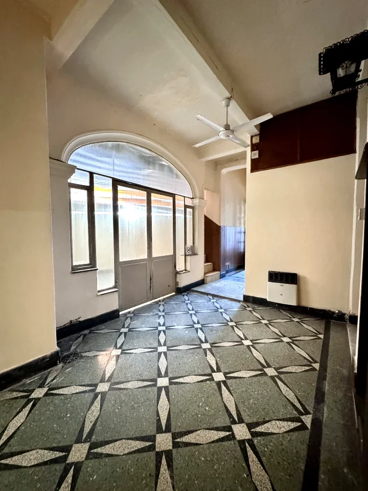 Casa en venta c/ Local y Cochera a metros del Hospital Español - Imagen 3