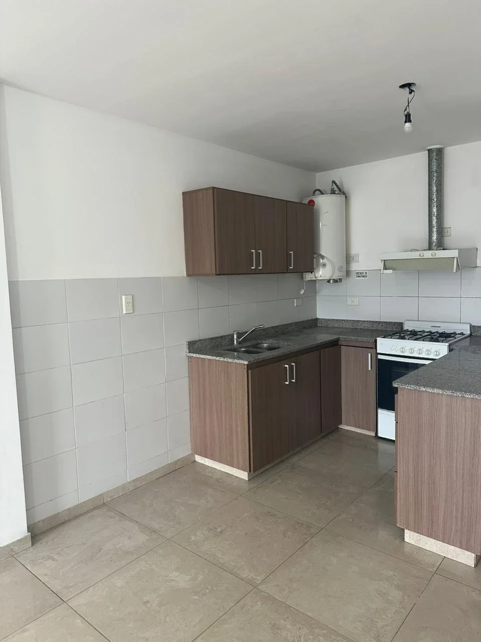 Departamento en alquiler c/ cochera en Monte Grande - Imagen 4