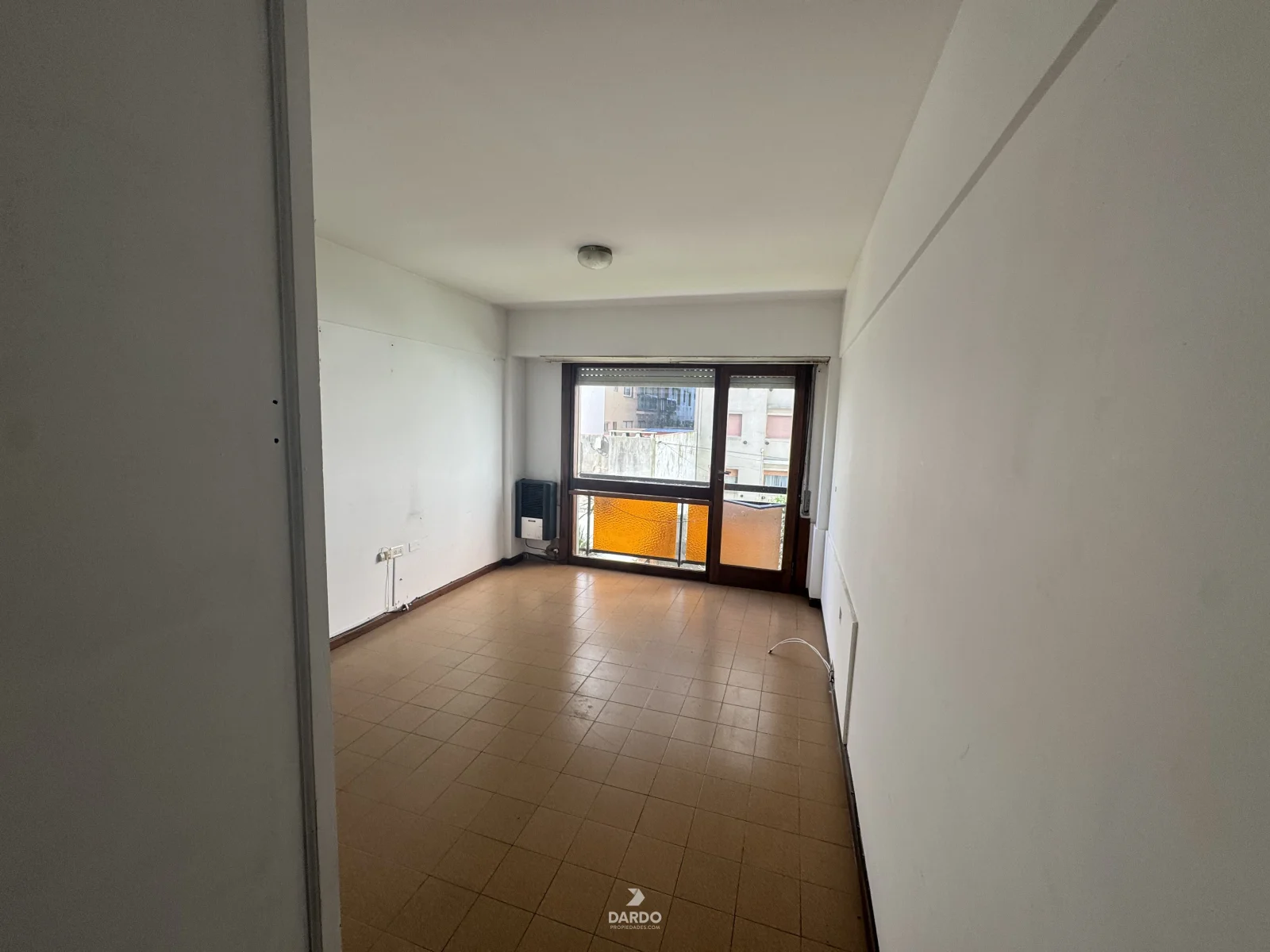 Departamento Monoambiente en ALQUILER en La Perla - Imagen 2