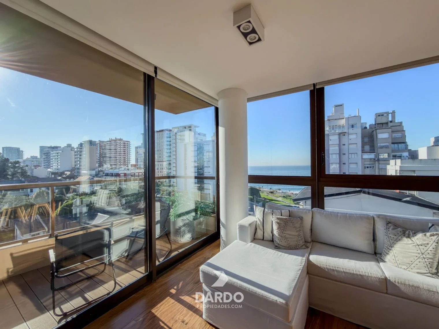 Departamento 3 ambientes con cochera y vista al mar en venta en Playa Grande - Imagen 5