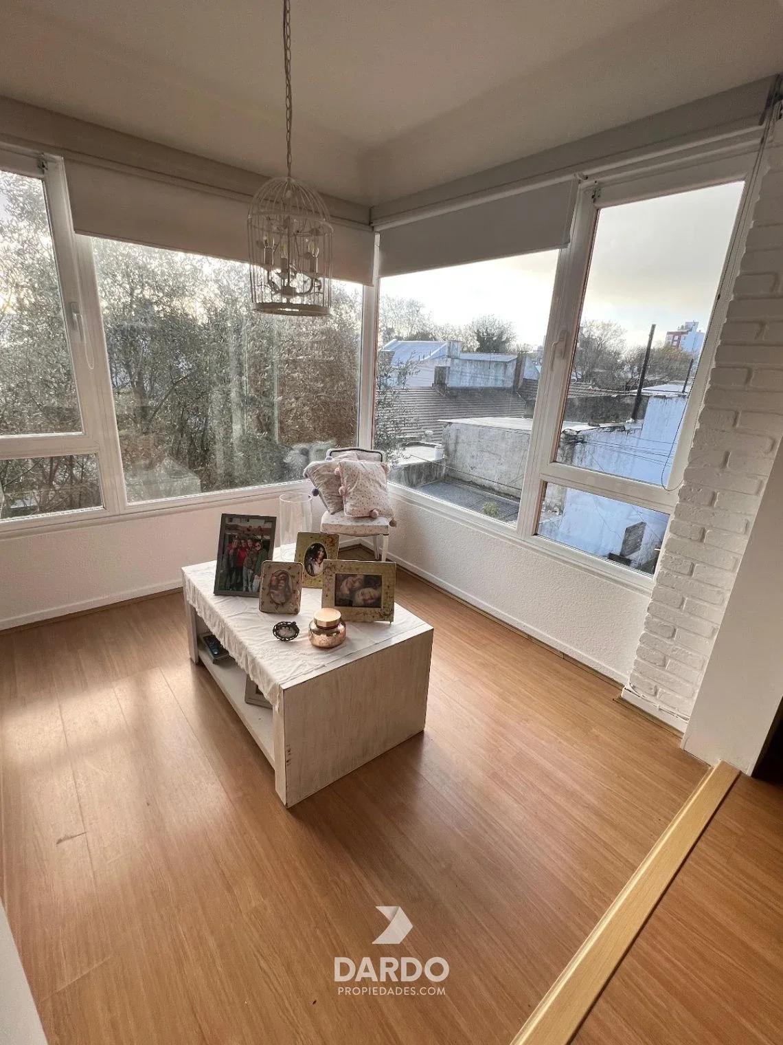 Semipiso 3 ambientes con dependencia y cochera en venta en La Perla - Imagen 5