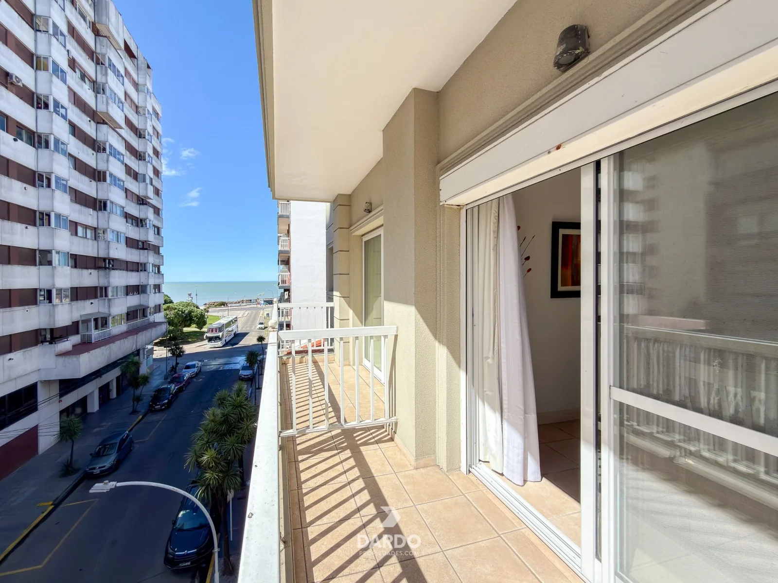 Semipiso 2 ambientes con cochera y vista al mar en venta en La Perla - Imagen 4