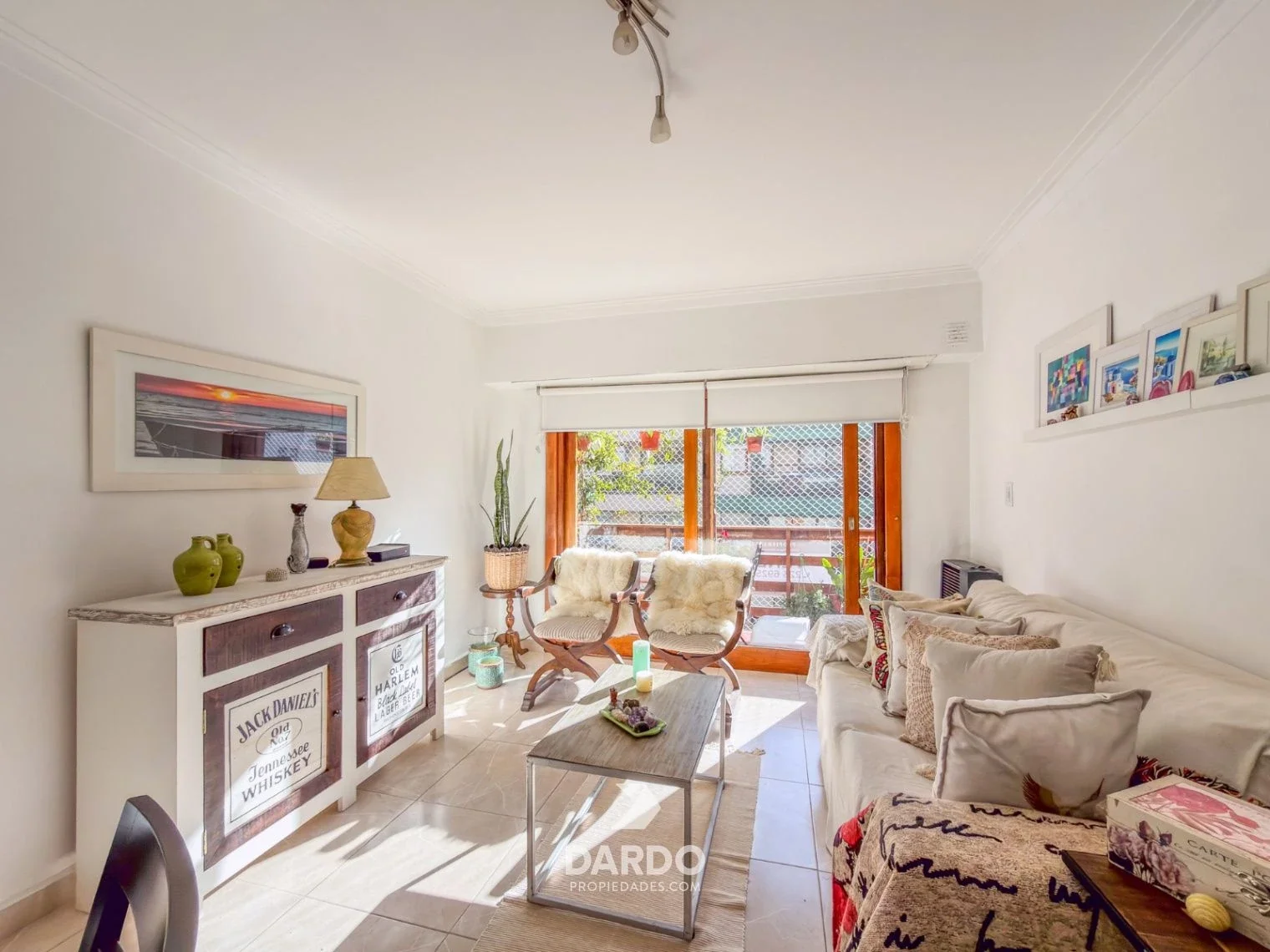 Semipiso 3 ambientes externo con doble balcón en venta en La Perla - Imagen 3